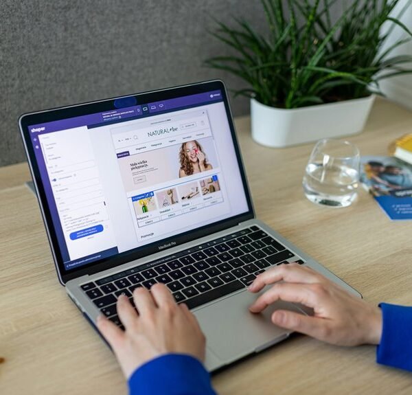 advanced online hub branding